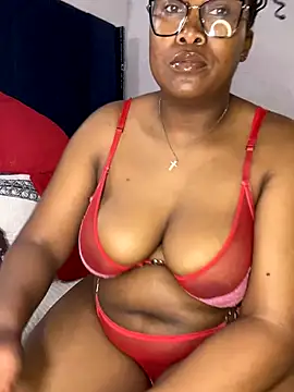 Snapshot of AssMilkymellowxx chatting on 10.04.25 AssMilkymellowxx online show from 10.04.25