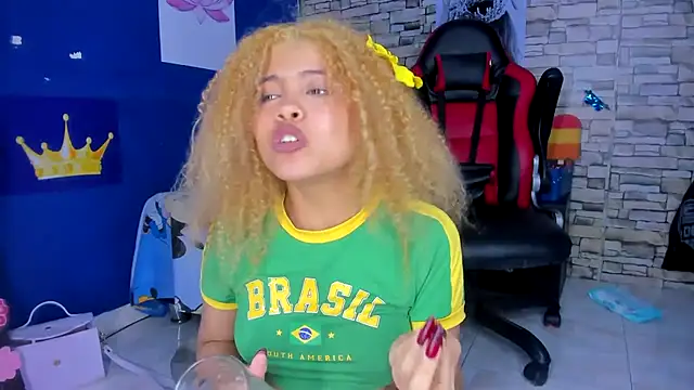 sofiacastillo01 online show from 02.15.25