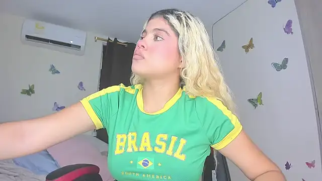 sofiacastillo01 online show from 11.15.25