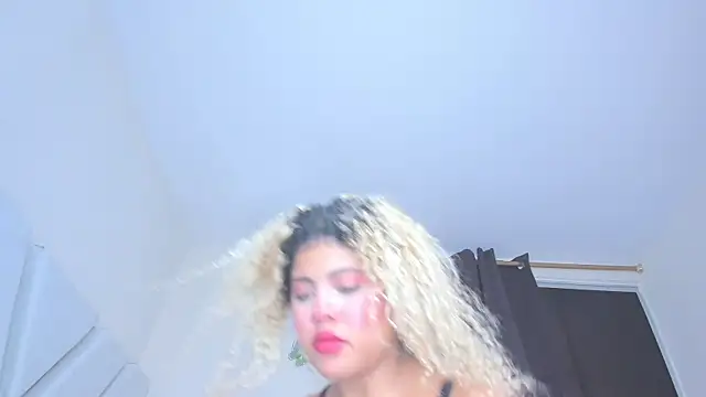 sofiacastillo01 online show from 04.24.26