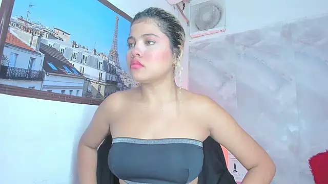 Snapshot of sofiacastillo01 chatting on 05.28.26 sofiacastillo01 online show from 05.28.26