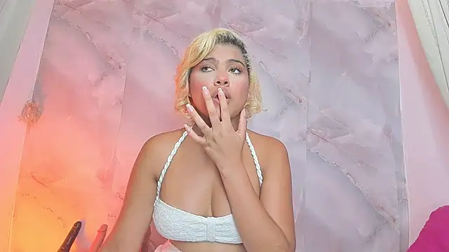 sofiacastillo01 online show from 08.01.26