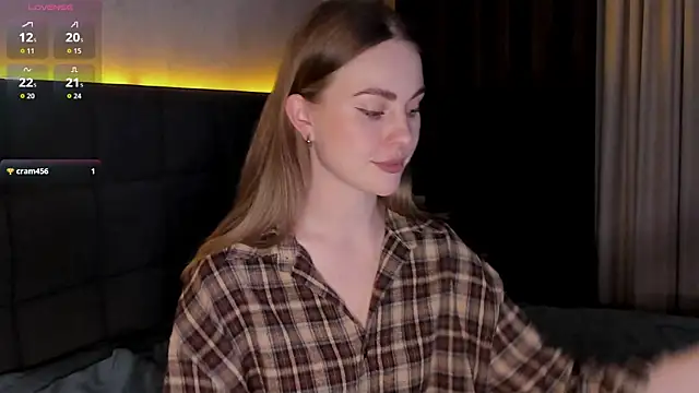 Snapshot of LoveGameSexx chatting on 01.15.26 LoveGameSexx online show from 01.15.26