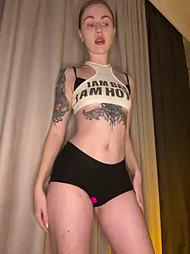 Snapshot of LoveGameSexx chatting on 02.26.26 LoveGameSexx online show from 02.26.26