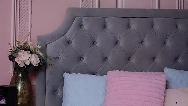 LucyAddison online show from 06.17.26