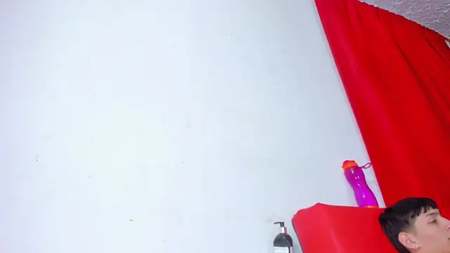 Snapshot of Extreme_Team8 chatting on 02.21.25 Extreme Team8 online show from 02.21.25