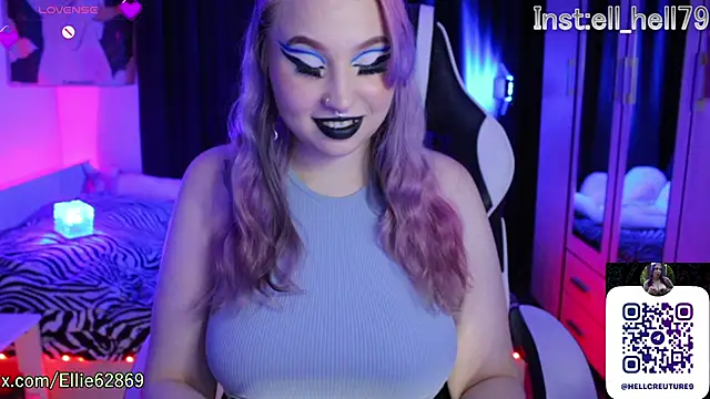 Snapshot of Kitty_goth chatting on 09.20.25 Kitty goth online show from 09.20.25