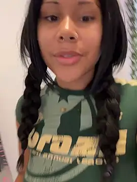 Snapshot of HaileyDiana chatting on 06.15.26 HaileyDiana online show from 06.15.26