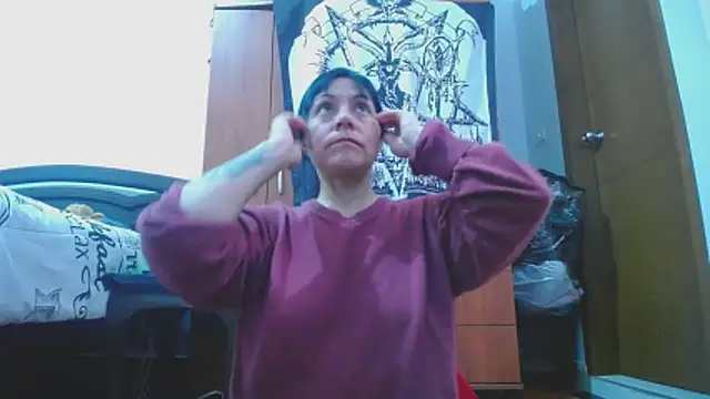 Snapshot of lili_peach chatting on 02.18.26 lili peach online show from 02.18.26