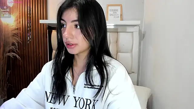 Snapshot of ANTONELLA__ROUSE_ chatting on 12.19.24 ANTONELLA ROUSE online show from 12.19.24