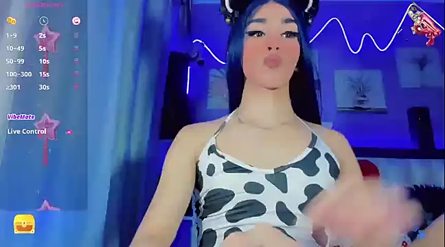 Snapshot of Baby_Aliz chatting on 01.12.25 Baby Aliz online show from 01.12.25