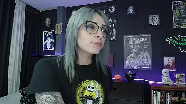 Snapshot of Goddess_Mortem chatting on 11.25.25 Goddess Mortem online show from 11.25.25