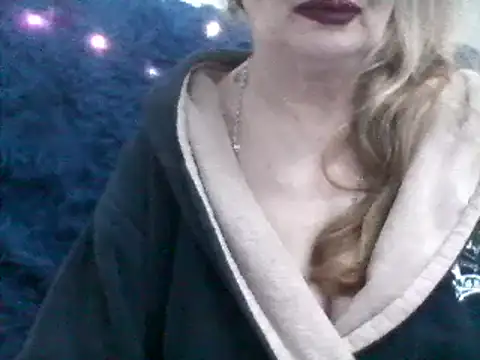 CarlyTreat online show from 01.26.25