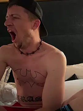 Snapshot of trash4cash chatting on 01.23.25 trash4cash online show from 01.23.25