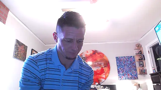 Snapshot of trash4cash chatting on 01.24.25 trash4cash online show from 01.24.25