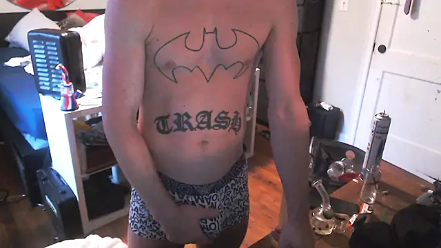 Snapshot of trash4cash chatting on 01.27.25 trash4cash online show from 01.27.25