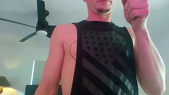 Snapshot of trash4cash chatting on 02.27.25 trash4cash online show from 02.27.25