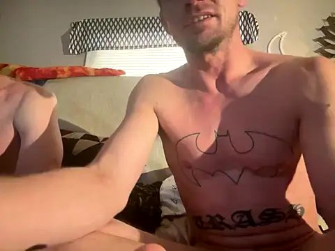 Snapshot of trash4cash chatting on 09.24.25 trash4cash online show from 09.24.25