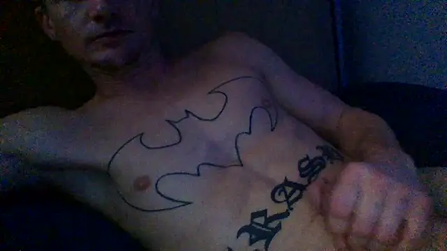 Snapshot of trash4cash chatting on 10.29.25 trash4cash online show from 10.29.25