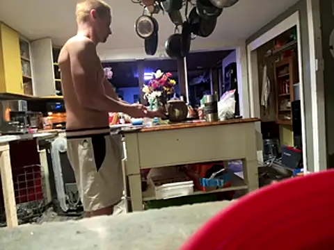 Snapshot of trash4cash chatting on 11.10.25 trash4cash online show from 11.10.25