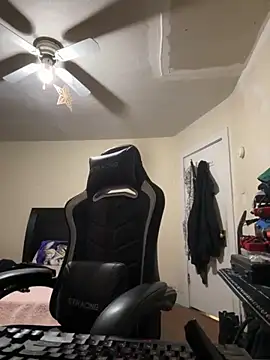 Snapshot of YandereDemon chatting on 09.18.25 YandereDemon online show from 09.18.25