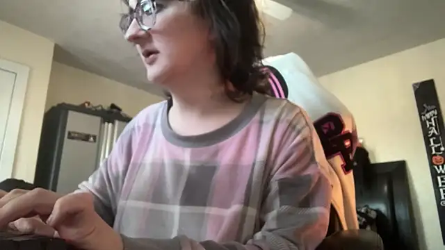 Snapshot of YandereDemon chatting on 12.16.25 YandereDemon online show from 12.16.25