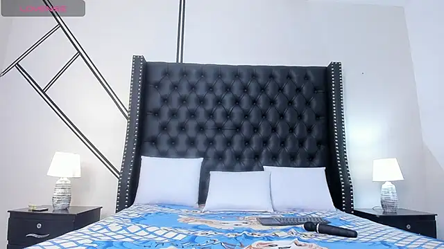  evelin diaz online show from 10.24.25