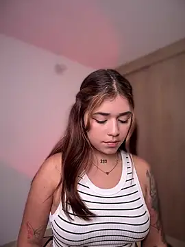 Snapshot of JoselinFlower_ chatting on 12.22.24 JoselinFlower online show from 12.22.24