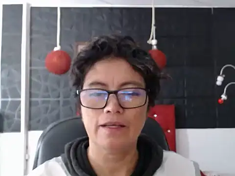 Snapshot of ShaneLeux chatting on 09.26.25 ShaneLeux online show from 09.26.25