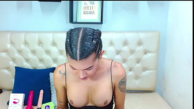 Snapshot of lucia_marks chatting on 01.19.25 lucia marks online show from 01.19.25