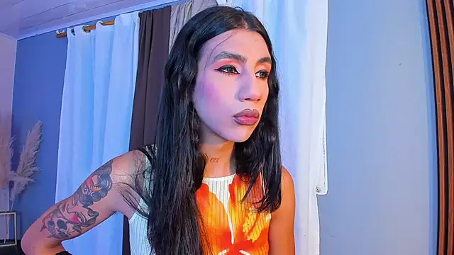 Snapshot of sofiaa_grey_ chatting on 11.01.25 sofiaa grey online show from 11.01.25