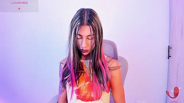 Snapshot of sofiaa_grey_ chatting on 11.16.25 sofiaa grey online show from 11.16.25