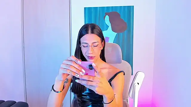 Snapshot of sofiaa_grey_ chatting on 05.28.26 sofiaa grey online show from 05.28.26