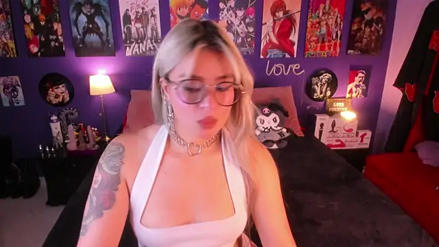 Snapshot of anne_cross chatting on 02.18.26 anne cross online show from 02.18.26