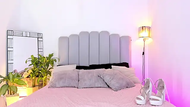 Scarlett Steelee online show from 12.14.25