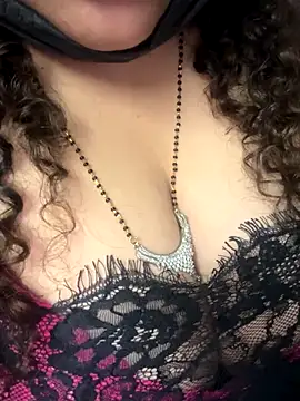 Snapshot of Snehameoww@xh chatting on 11.14.25 Snehameowwxh online show from 11.14.25