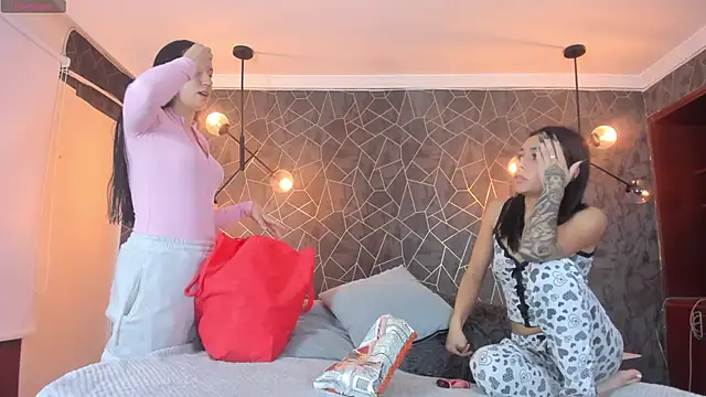 leigh-angels online show from 11.15.25