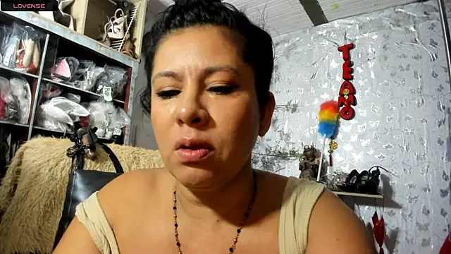 Snapshot of Erlinda-engel chatting on 06.02.26 Erlinda-engel online show from 06.02.26
