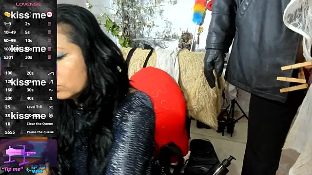 Snapshot of Erlinda-engel chatting on 06.15.26 Erlinda-engel online show from 06.15.26