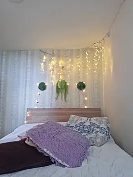 Juliietha servas online show from 02.22.26