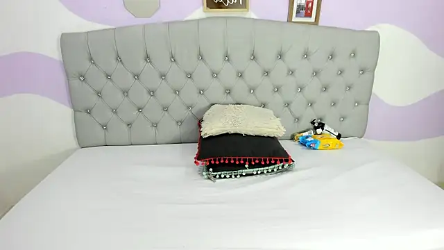 BRIYITHMENA online show from 09.22.25