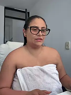 Snapshot of Sol_biglips chatting on 03.17.25 Sol biglips online show from 03.17.25