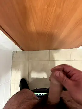 Snapshot of _themask_ chatting on 12.05.25 themask online show from 12.05.25