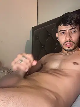 Snapshot of tom_thick chatting on 03.11.26 tom thick online show from 03.11.26