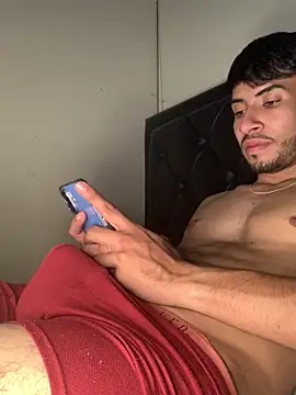 Snapshot of tom_thick chatting on 03.14.26 tom thick online show from 03.14.26