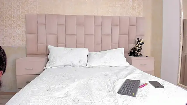 LaurenSnow online show from 01.18.25