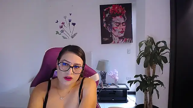 esmeraldaa230 online show from 02.21.26