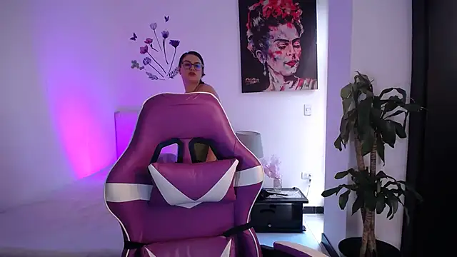 esmeraldaa230 online show from 02.23.26