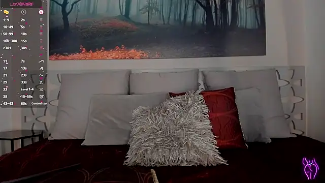 LunaRuso online show from 02.02.25