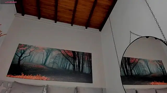 LunaRuso online show from 02.23.25